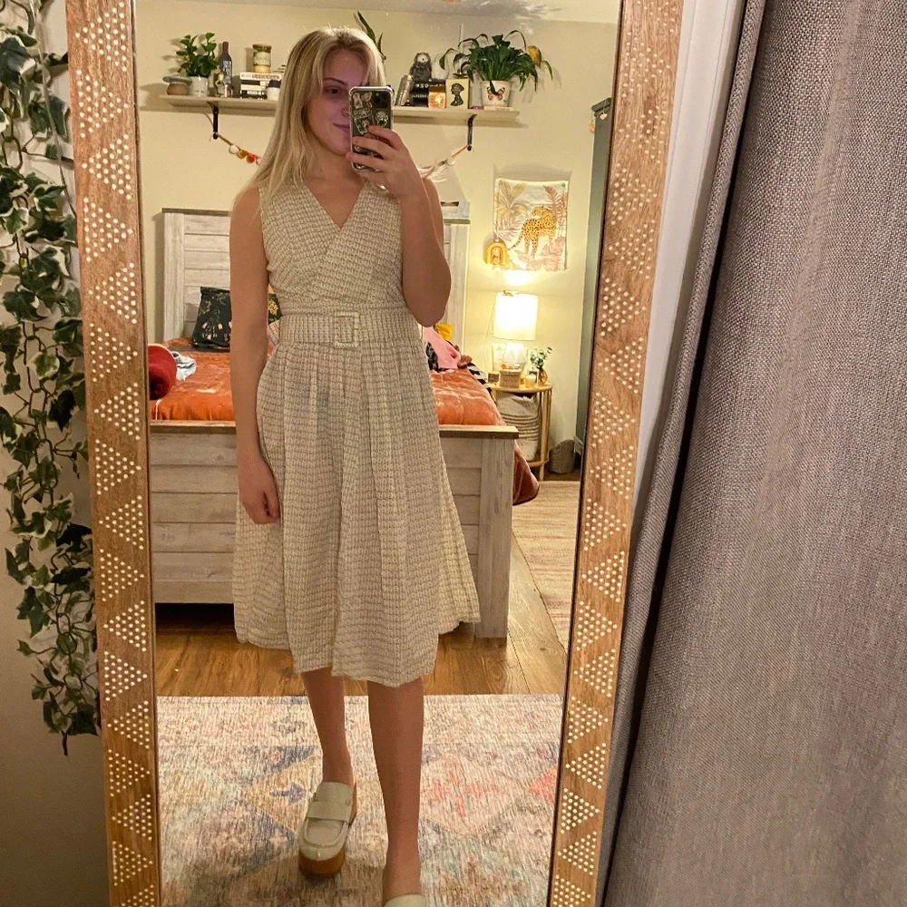 Vintage 1980s Beth Jordan White Floral Belted Pleated Dress - Picture 2 of 11